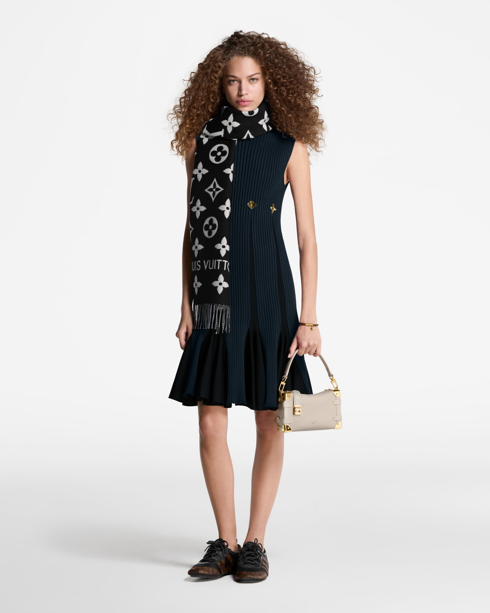 LV Essential scarf S00 - Women - Accessories | LOUIS VUITTON ®